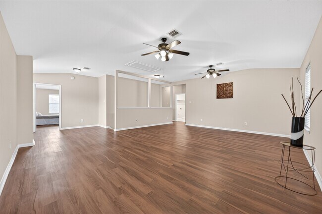Building Photo - 10427 Lyndon Meadows Dr