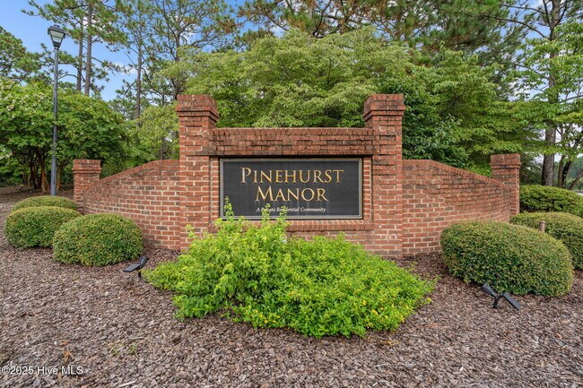 Building Photo - 9 Pinehurst Mnr Rd