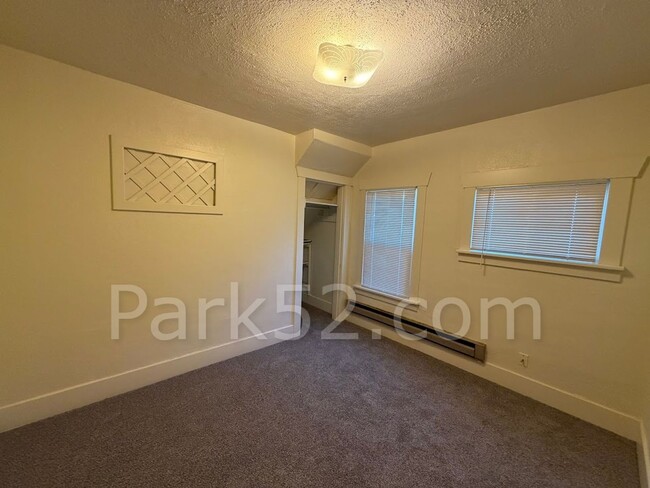 Building Photo - 2 Bedroom Tacoma Single Family Home