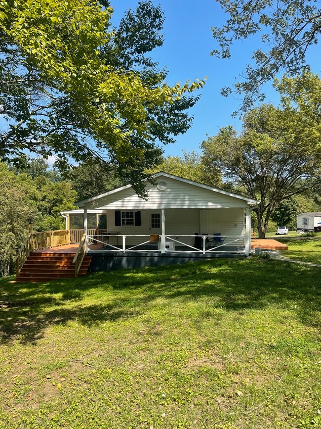 Building Photo - 290 Mark Lowery Rd