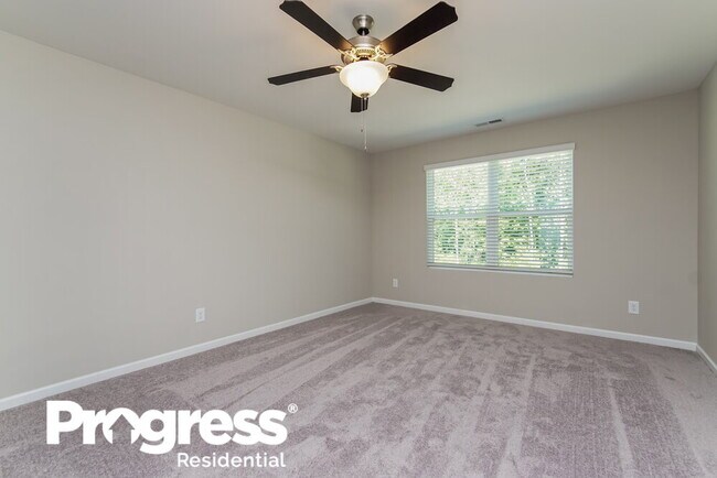 Building Photo - 528 Landing View Dr