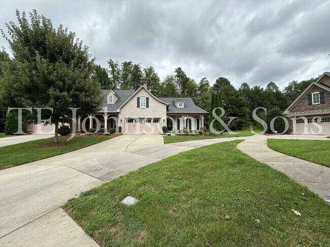 Building Photo - Beautifully Appointed Home in Clemmons