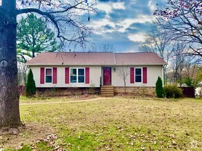 Building Photo - Cute Remodeled Ranch in Bellevue Cul-de-Sac