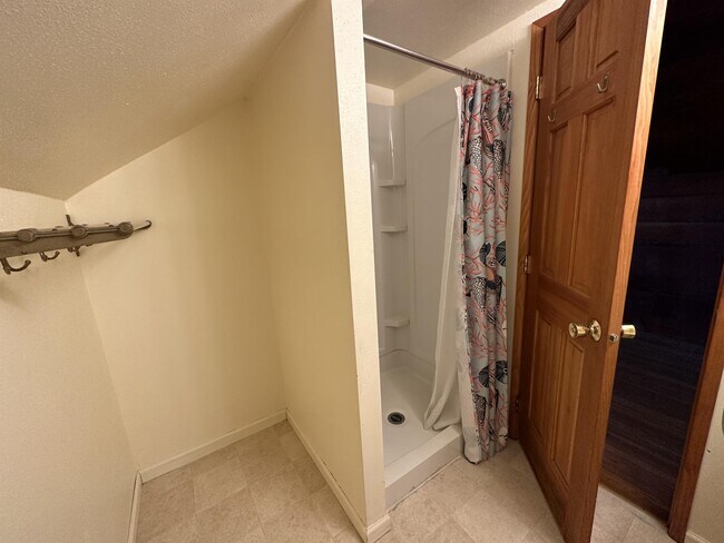 Building Photo - 38 4th St S