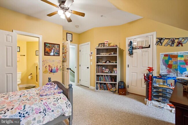 Building Photo - 440 Ferdinand Day Dr