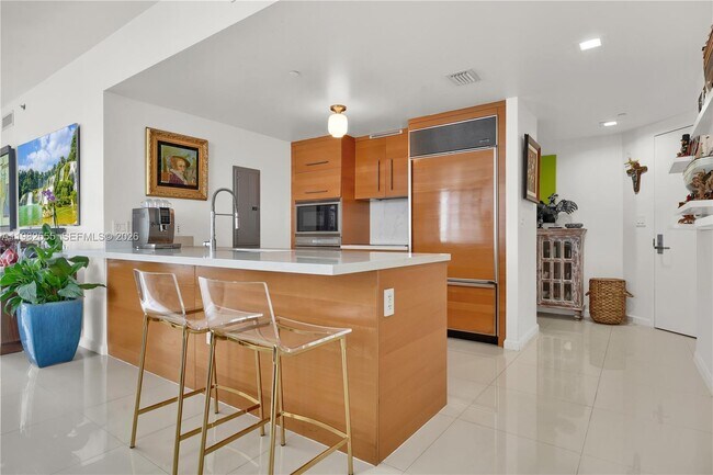 Building Photo - 465 Brickell Ave