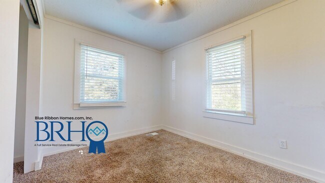 Building Photo - 3213 Shields Ave