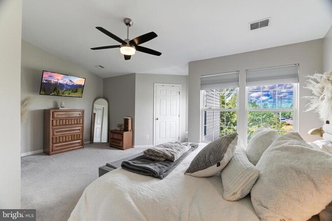 Building Photo - 2520 Banshire Dr