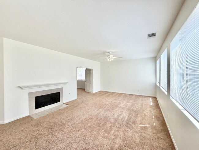 Building Photo - 40053 Montage Ln