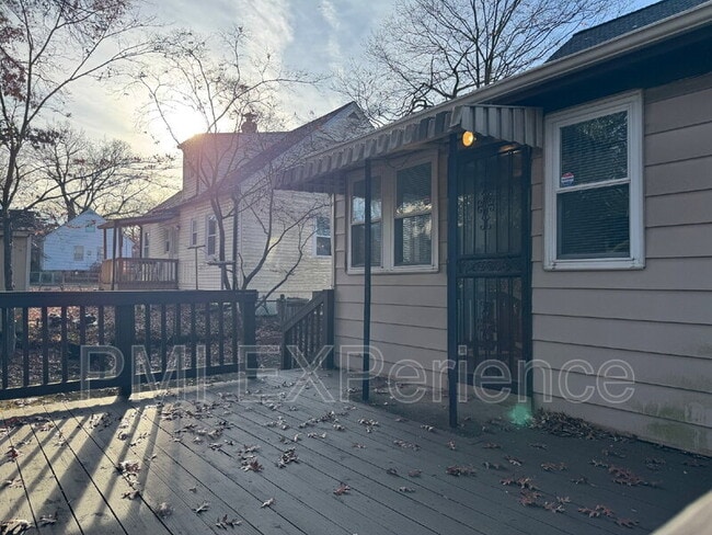 Building Photo - 2204 Ramblewood Dr