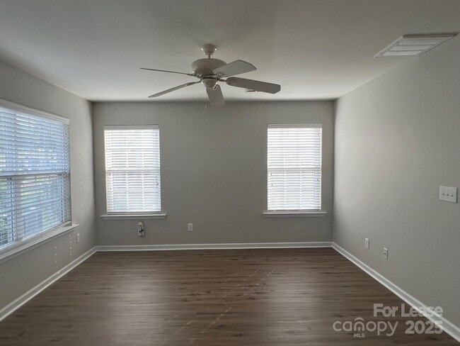 Building Photo - 18429 Streamline Ct