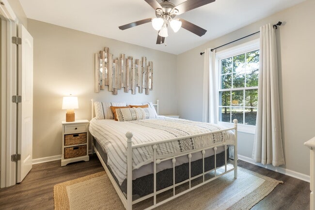 Building Photo - 21 Hilltop Dr