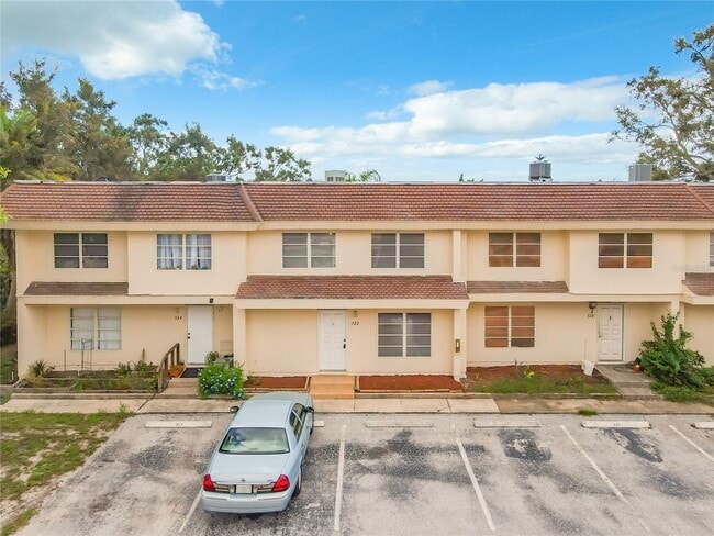 Primary Photo - 3 Bedroom, 2.5 Bath home with upgraded kit...