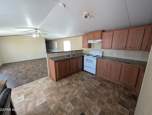 Building Photo - 1052 Macadamia Cir