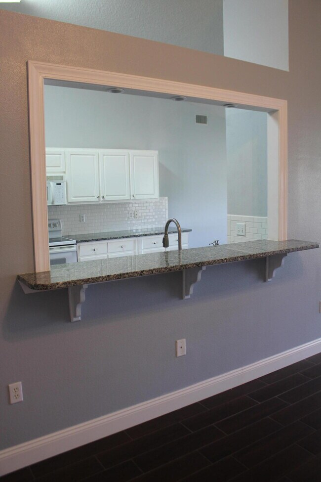 Building Photo - 2467 Heritage Cir