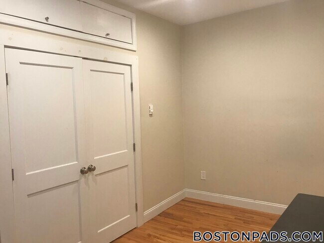 Building Photo - 57 Westland Ave