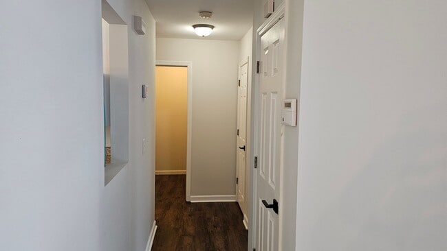 Building Photo - 3 Bedroom 2 Bathroom House in Gray Area