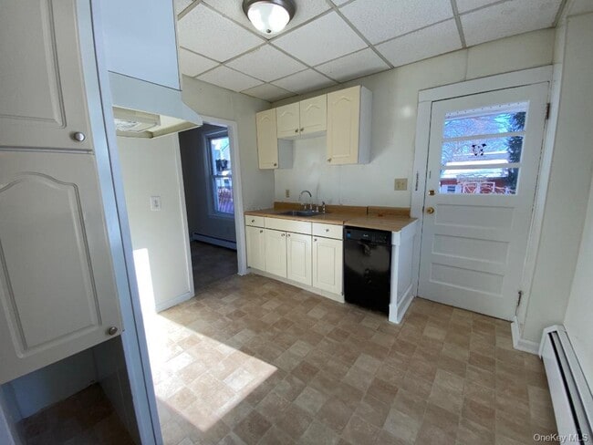 Building Photo - 6 Tor Ave