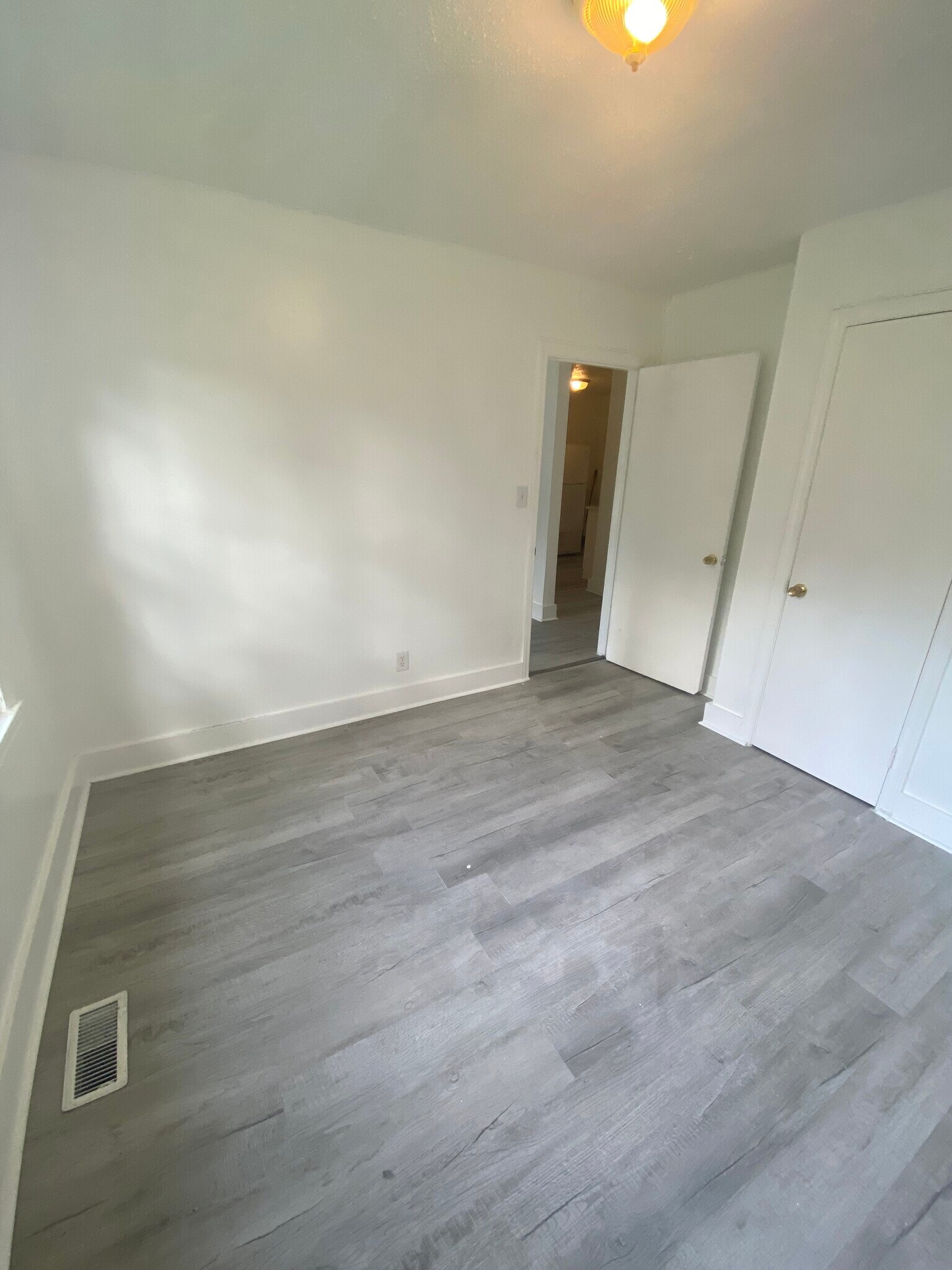 Building Photo - 2401 Celia Ave