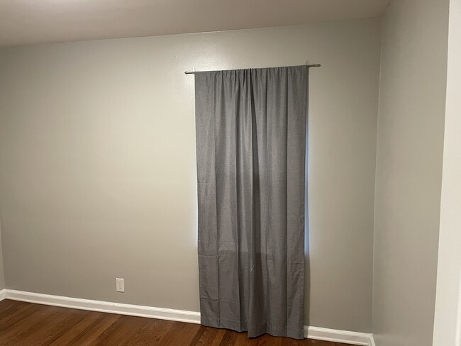 Building Photo - 131 W Evelyn Ave