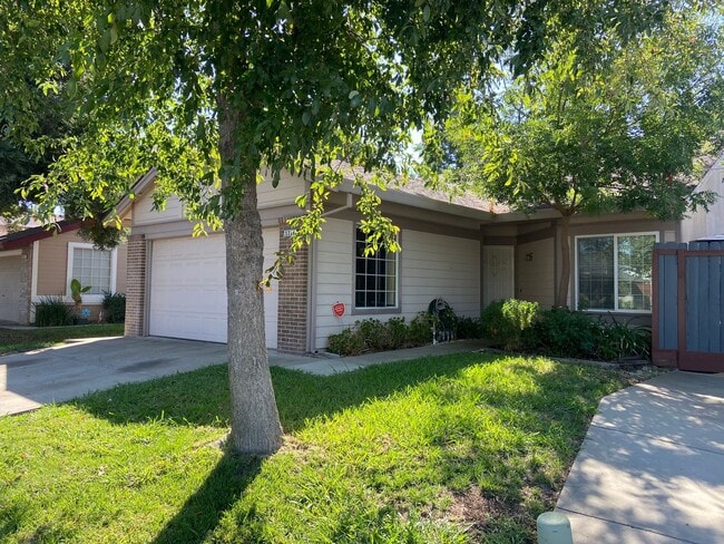 Building Photo - 2 Bdrm, 2 bath home in Laguna - Elk Grove