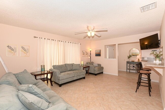 Building Photo - 3970 NW Cinnamon Tree Cir
