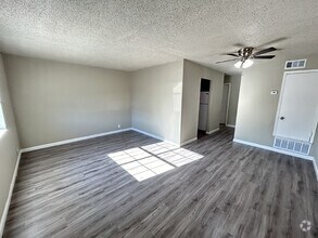 Building Photo - Fourplex one bedroom unit is ready to move...
