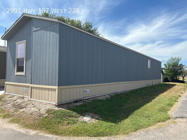 Building Photo - 2901 Hwy 107 West 228--