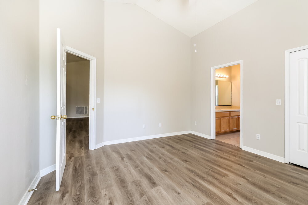 Building Photo - 2628 Sunningdale Dr