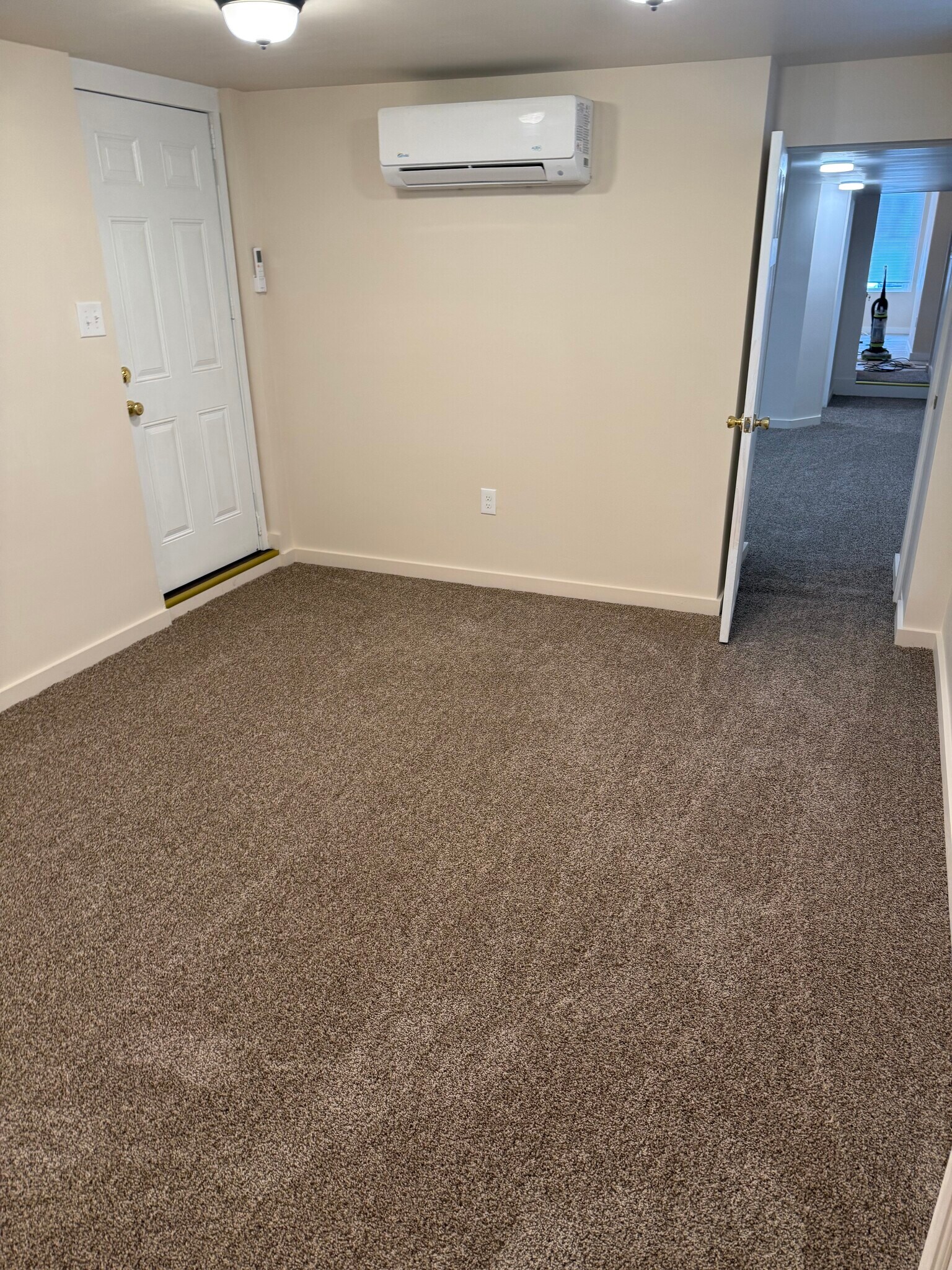 Building Photo - 215 W Lafayette St