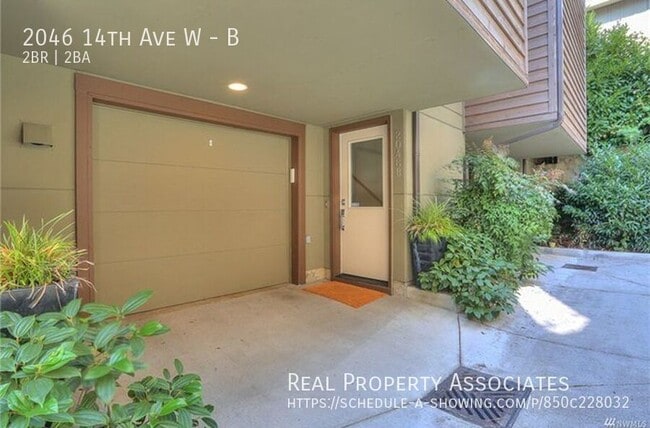 Building Photo - 2046 14th Ave W