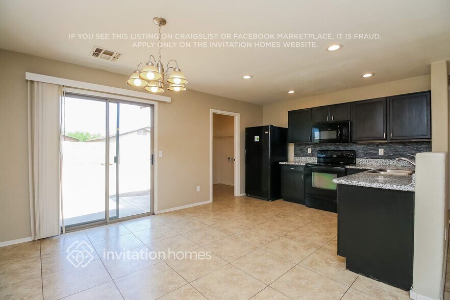 Building Photo - 1102 E Dust Devil Dr