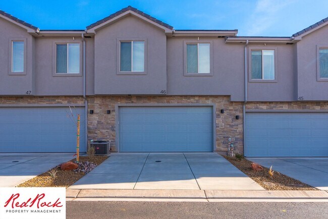 Building Photo - Stunning Spacious 3 Bedroom Unit