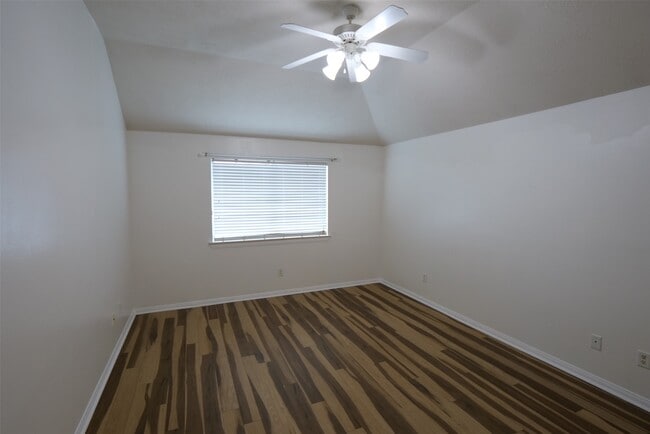 Building Photo - 5510 Bear Cave Ln