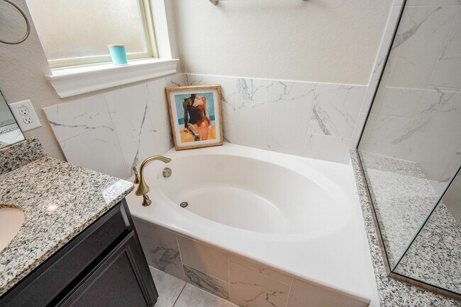 Building Photo - 24918 Meadowthorn Crest Ln