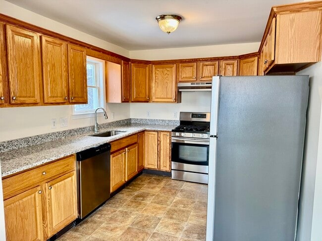 Building Photo - 7 J St