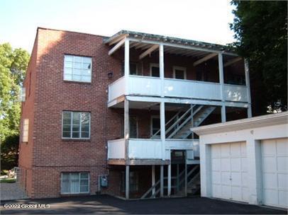 Building Photo - 31 Parkwood St