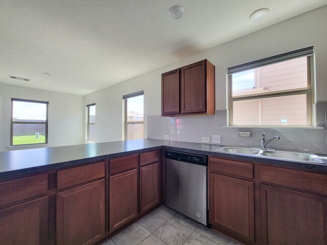 Building Photo - 727 Hardwood Grv Ct