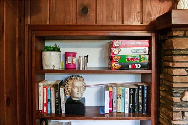 Building Photo - 4061 Lower Roswell Rd