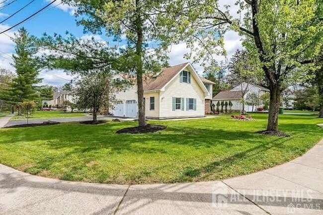 Building Photo - 3993 Park Ave