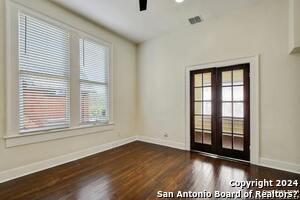 Building Photo - 423 W Woodlawn Ave