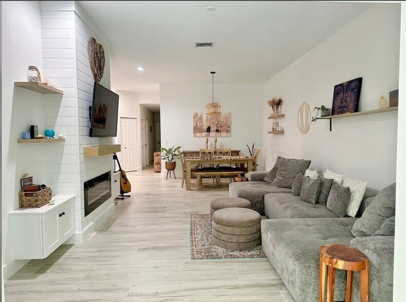 Building Photo - 1813 Wood Fern Dr