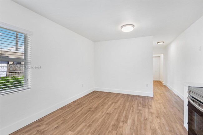 Building Photo - 5931 SW 64th St