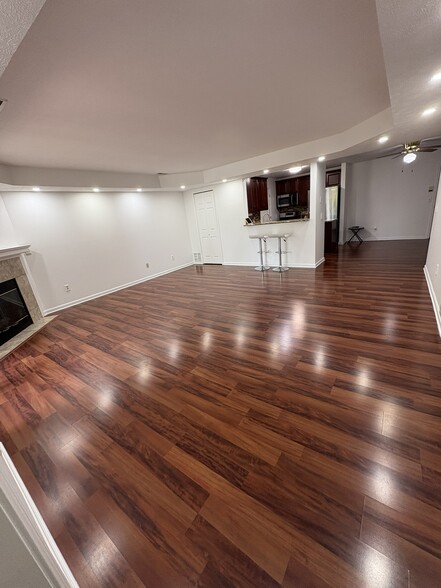 Living Room - 8615 Scenicview Dr