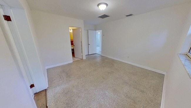 Building Photo - 6374 Hampton Dr N