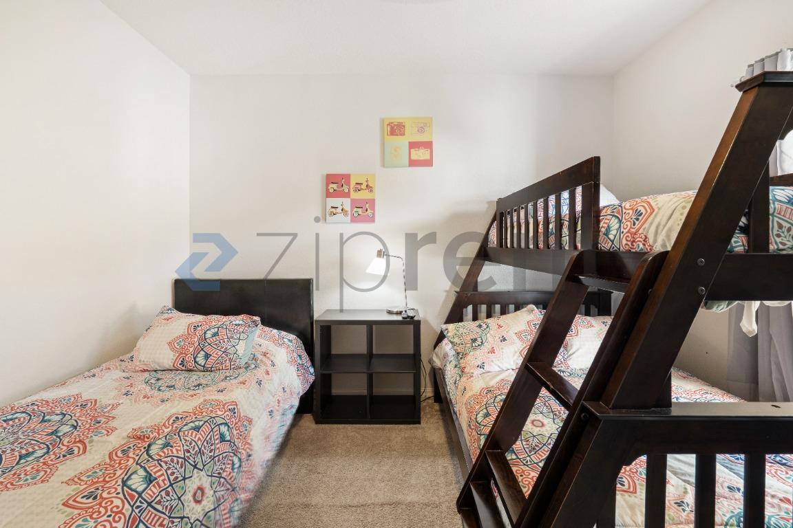 Building Photo - Unit 106