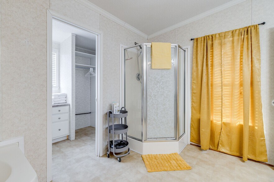 Building Photo - 9427 Syble Dr