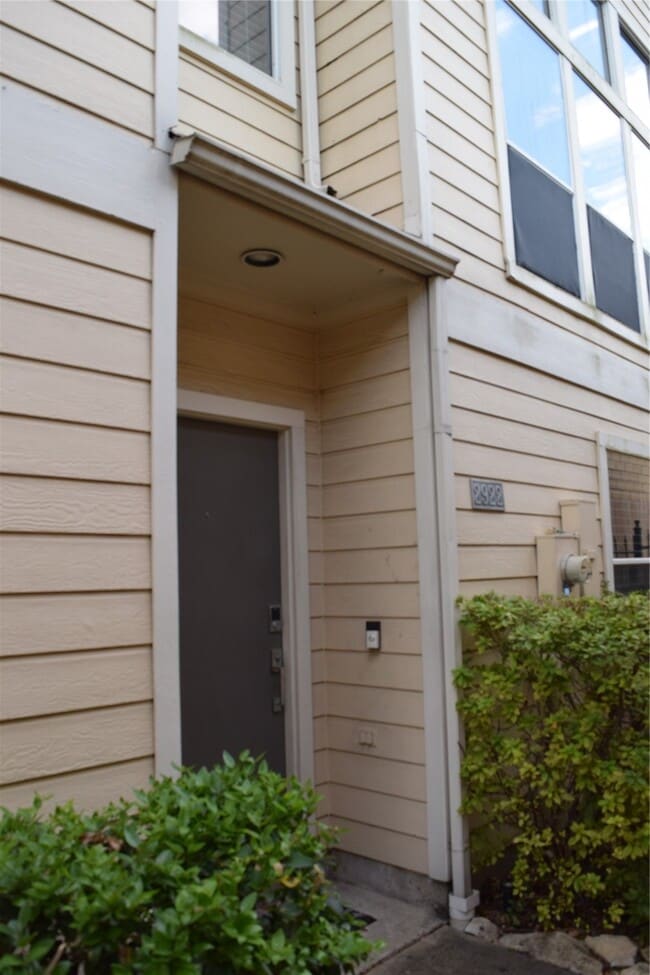 Building Photo - 2922 Crawford St