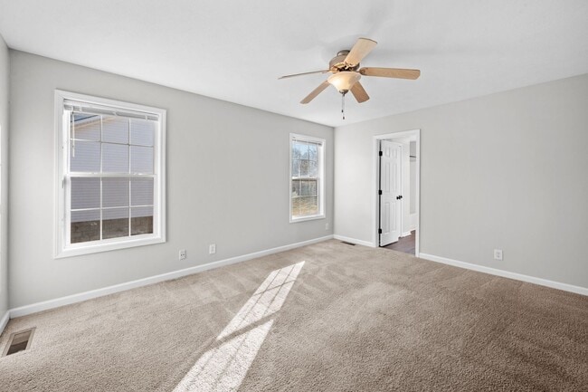 Building Photo - Spacious 3-Bedroom, 2-Bath Home with Over 2,000 Sq. Ft. in Oak Grove