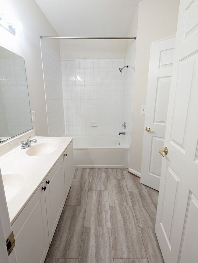 Building Photo - Palazzo at Park Center Top floor 2 bedroom condo